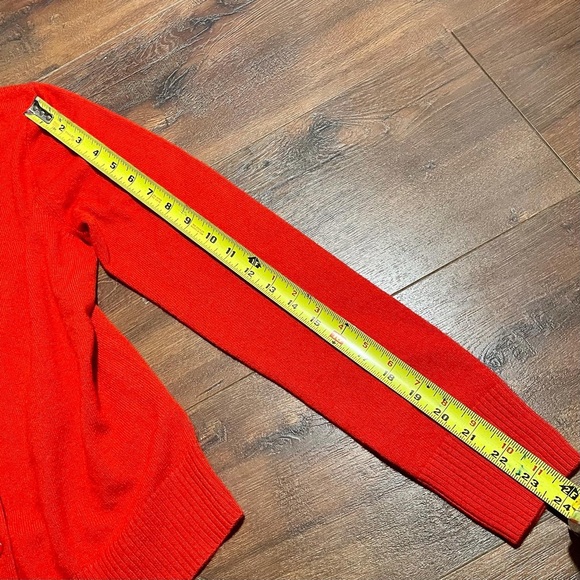 J Crew Italian Cashmere Red Cardigan - Size Medium - Picture 4 of 6